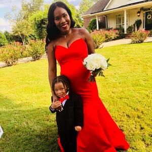 Meet your Posher, Adrienne